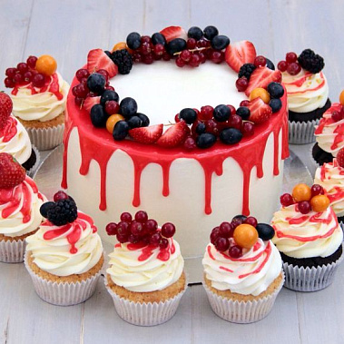 Торт глазурь и ягоды купить - соликамск.сладкоежкин.рф